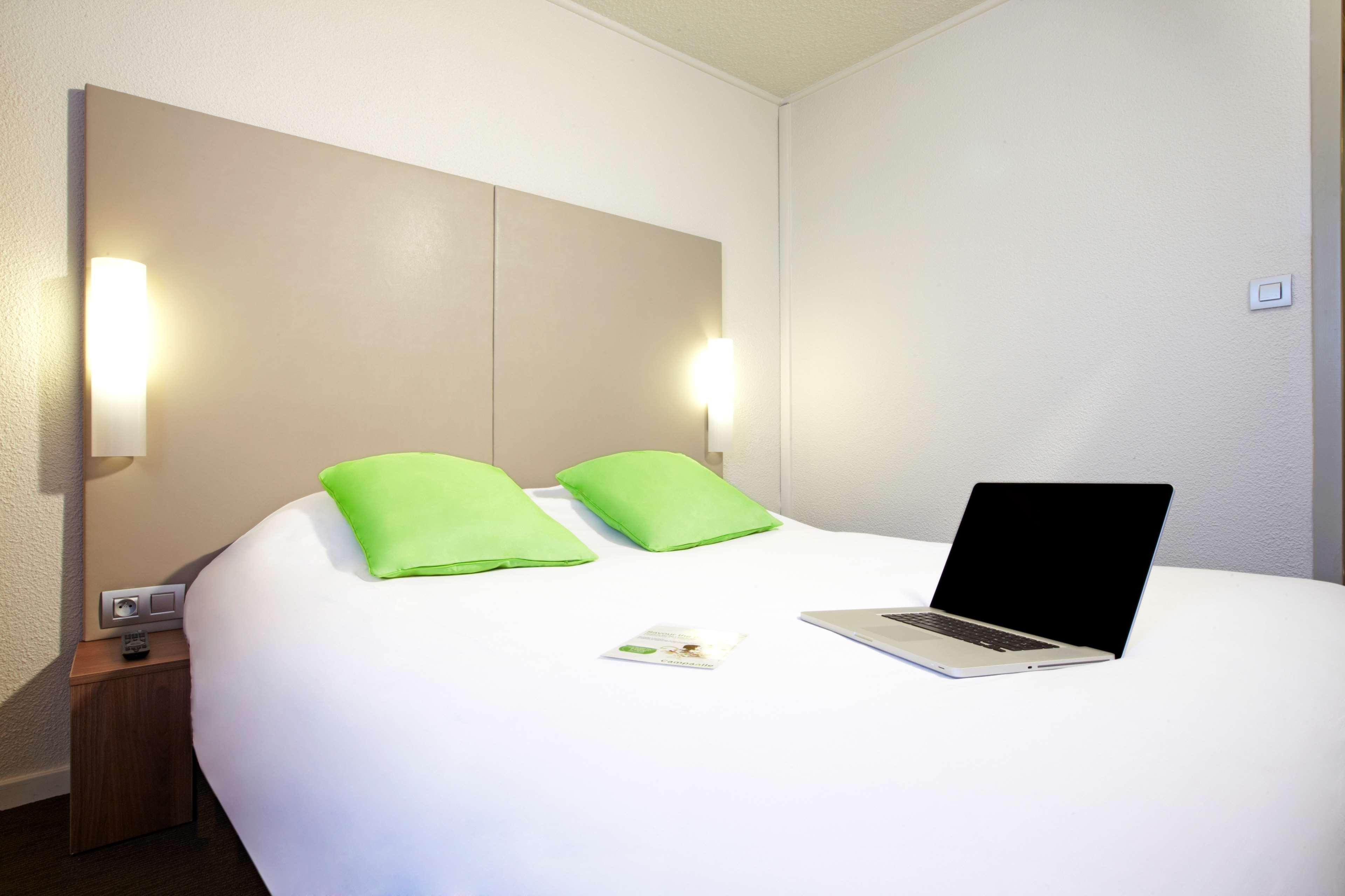 ก็องปานีล ลีย์ ซุด เซแคล็ง Hotel เซอแคล็ง ภายนอก รูปภาพ