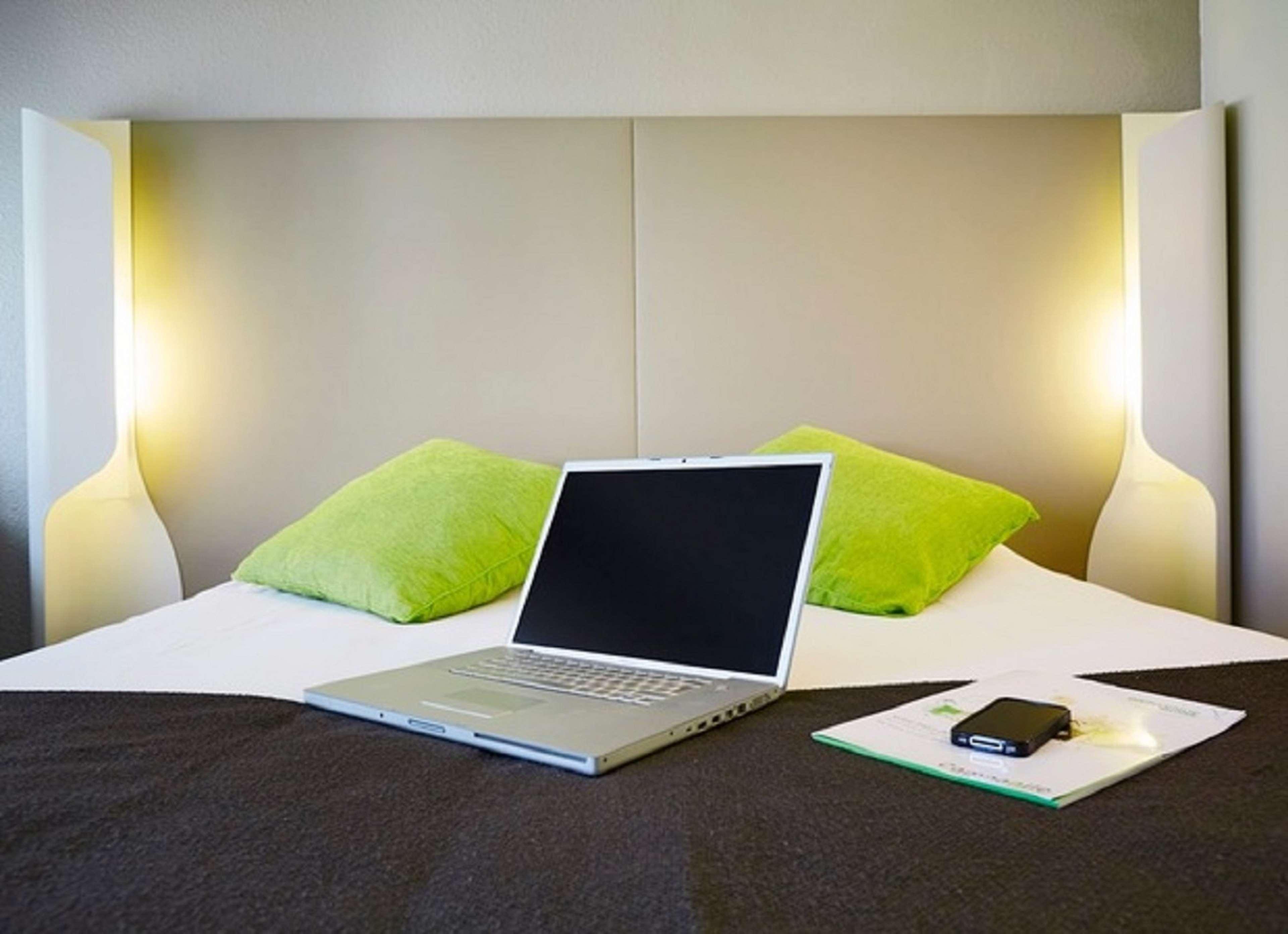 ก็องปานีล ลีย์ ซุด เซแคล็ง Hotel เซอแคล็ง ภายนอก รูปภาพ